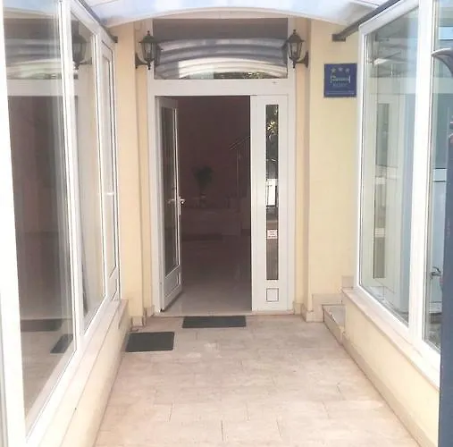 Marjela Alojamento de Acomodação e Pequeno-almoço 3*